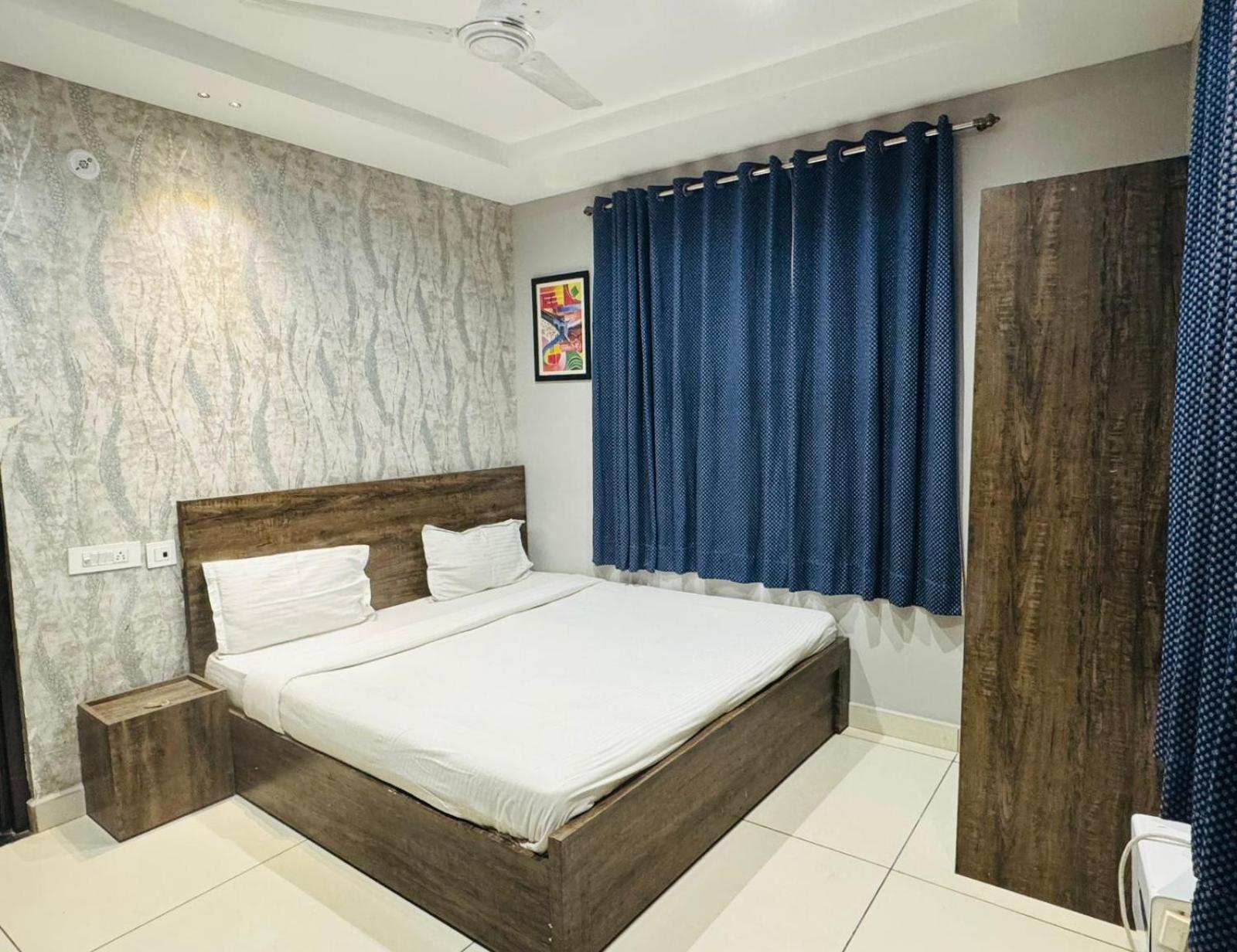 Hotel Pearl Inn Rudrapur Zewnętrze zdjęcie