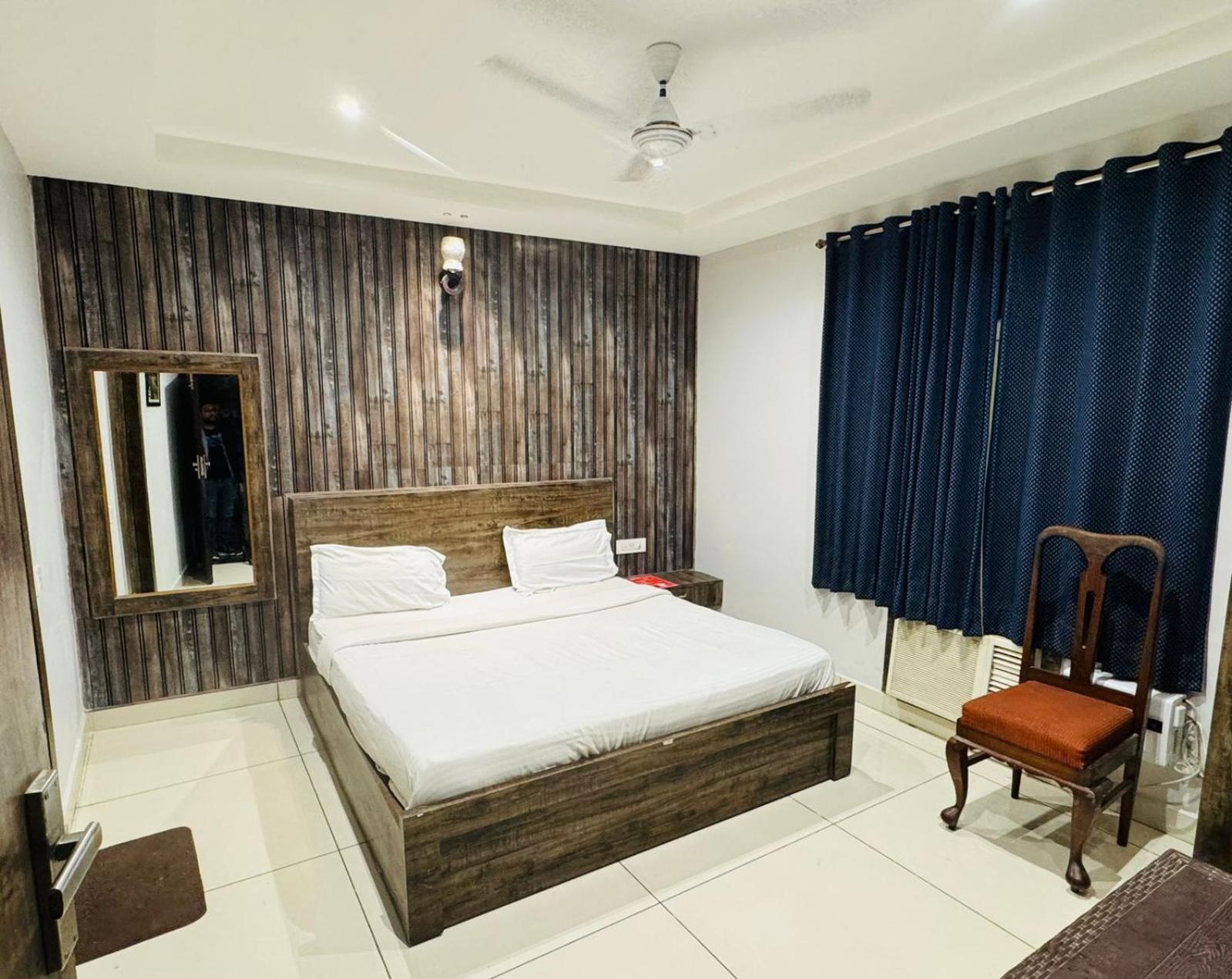 Hotel Pearl Inn Rudrapur Zewnętrze zdjęcie